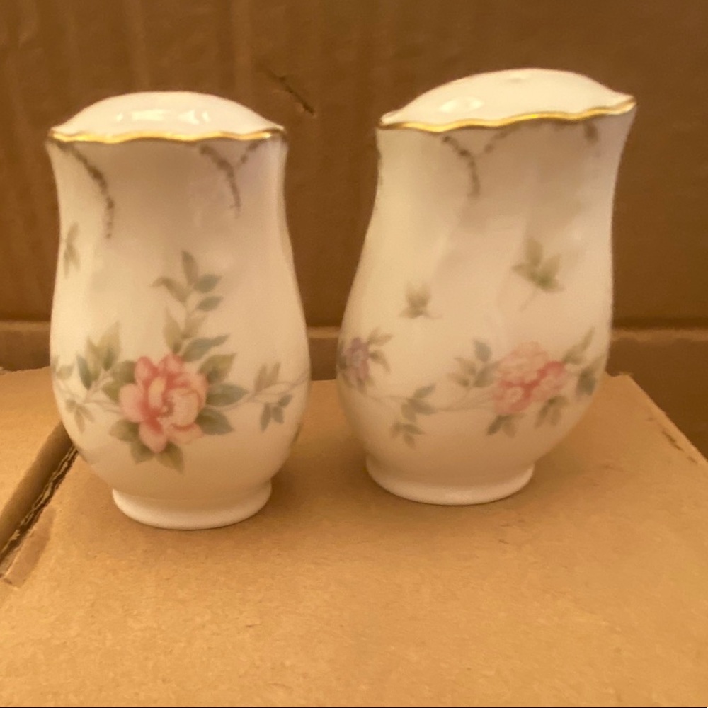 COPY - Mikasa salt and pepper shakers